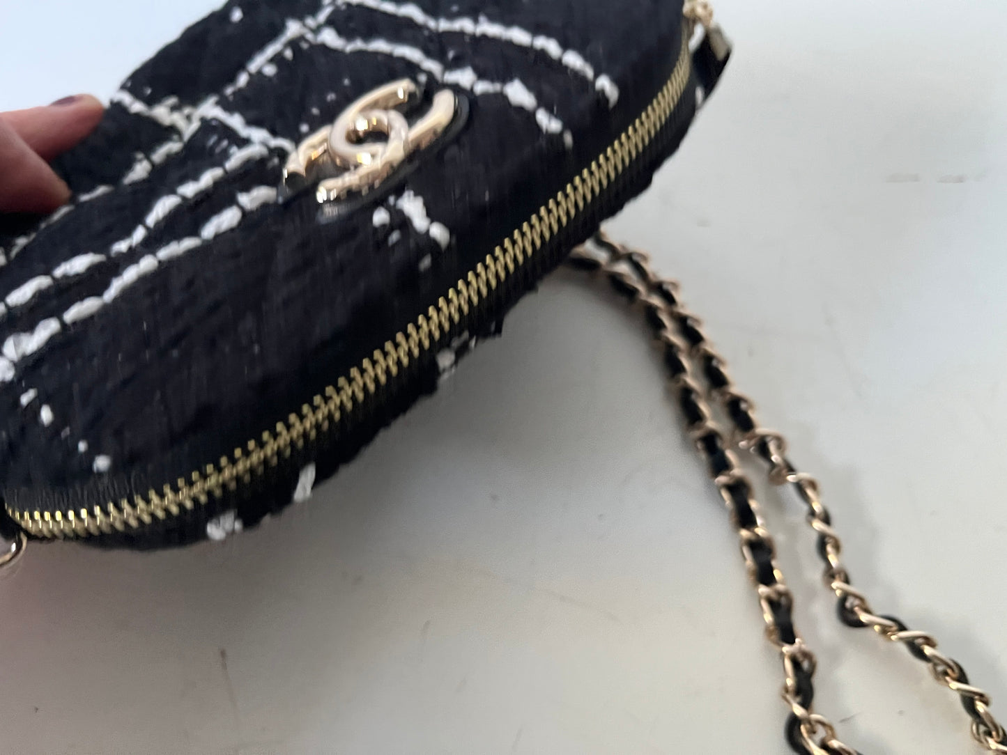 Chanel Tweed Crossbody Bag Schwarz Weiß CC Logo Mini Bag GWP