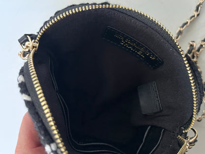 Chanel Tweed Crossbody Bag Schwarz Weiß CC Logo Mini Bag GWP